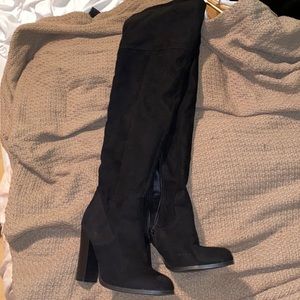 Black Knee high heeled boots